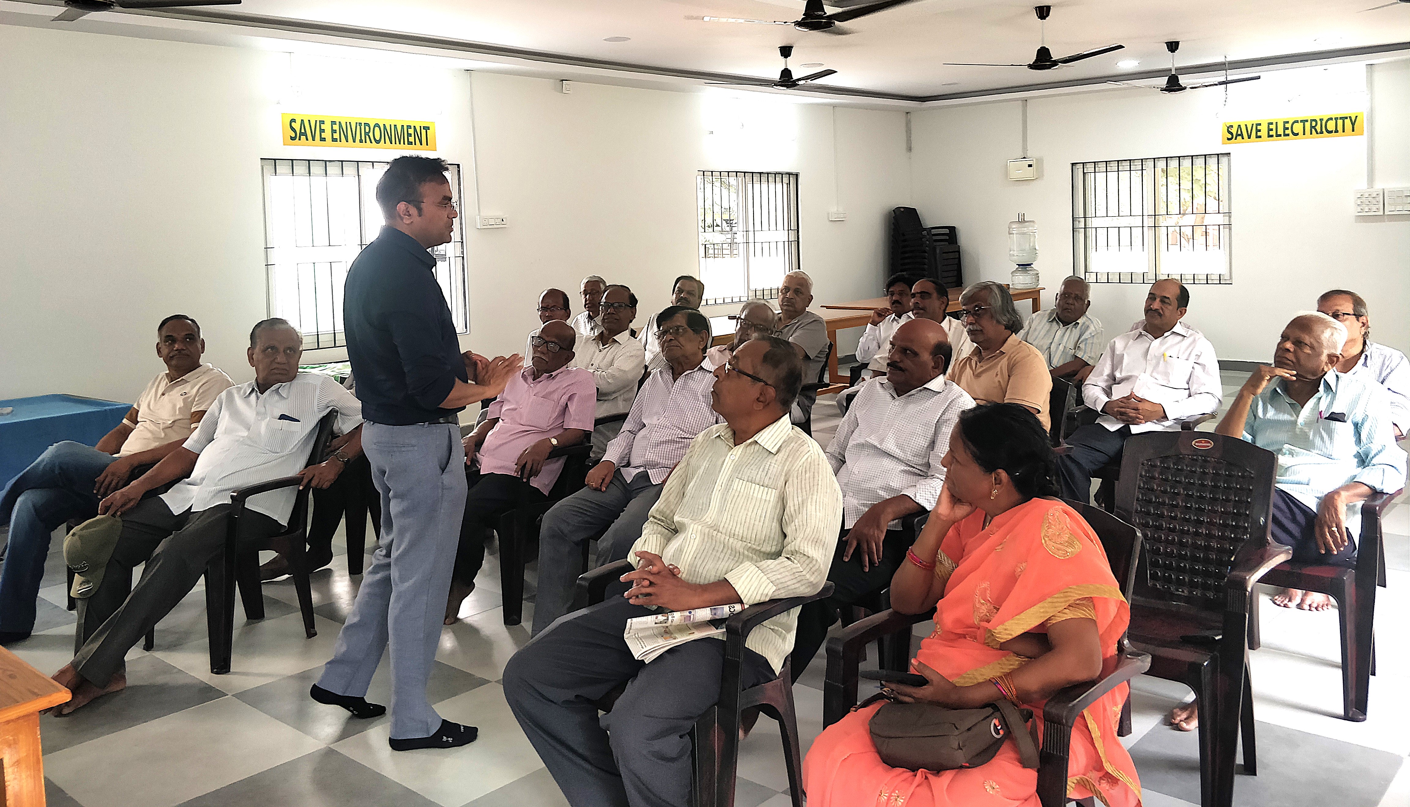 Dr. M Sreedhar Consultant & HOD of Emergency Medicine, Citizen Hospital giving CPR training program .jpg
  